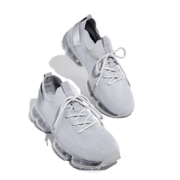 !! NEW !! Slip On Flyknit Sneakers in Grey - Picture 4 of 9